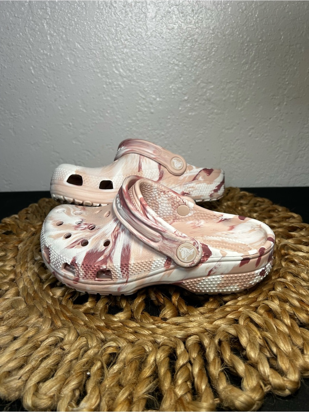 Crocs Classic Marbled Clog Pink Burgundy Tan